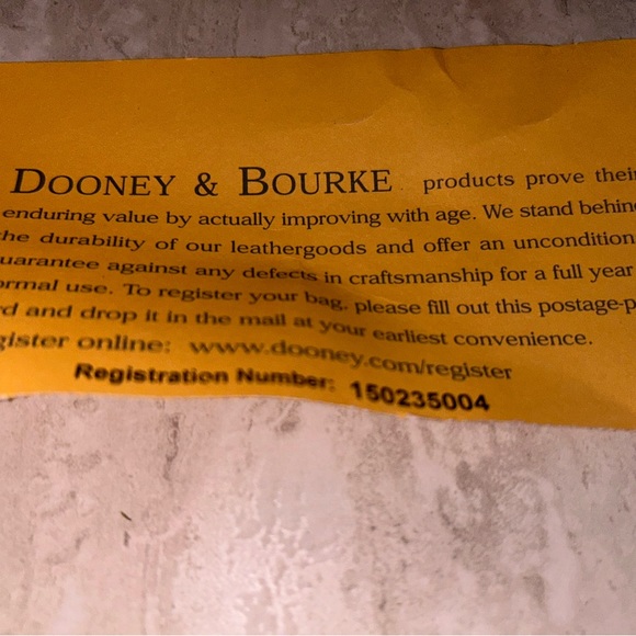 Dooney & Bourke in Excellent Condition - Picture 9 of 9
